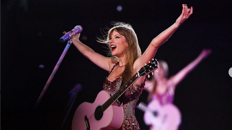 Gelombang Panas hingga Fan Meninggal, Taylor Swift Tunda Konser di Brasil
