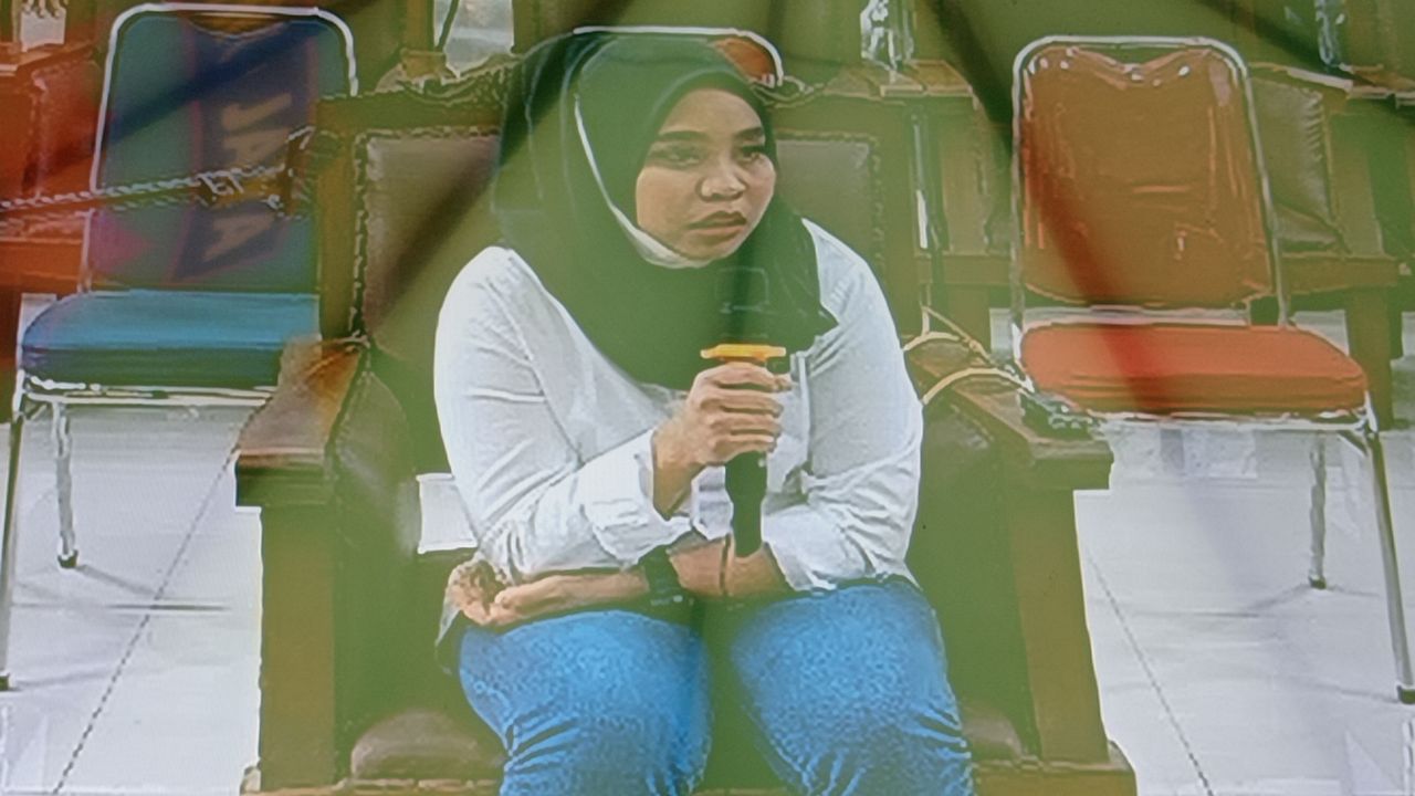 ART Putri Candrawathi Ngaku Bohong di BAP, Ketua Majelis Hakim: Terjebak Saudara!