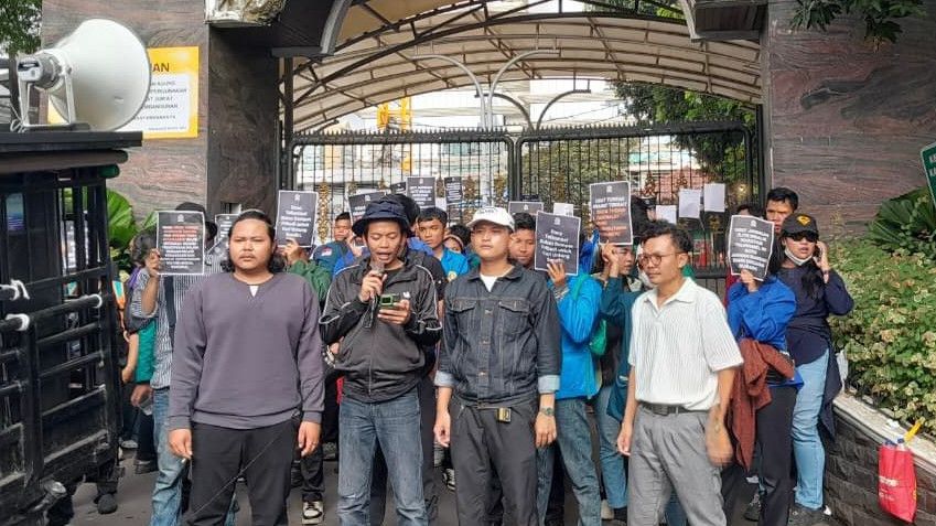 Massa Desak Kejagung Tindaklanjuti Kasus Investasi Telkomsel di GoTo