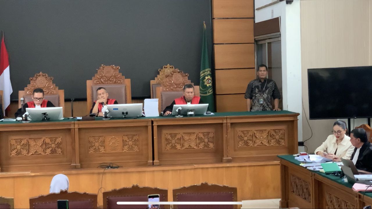 Reza Gladys Ngaku Citranya Rusak Gegara Nikita Mirzani, Disebut Dempul hingga Abu-Abu