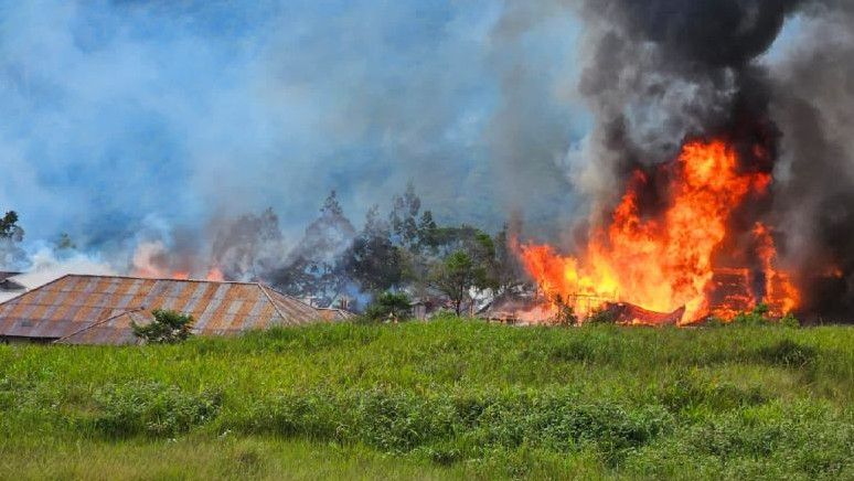 Dua Pendukung Paslon Bupati Puncak Jaya Papua Ricuh, 94 Orang Terluka