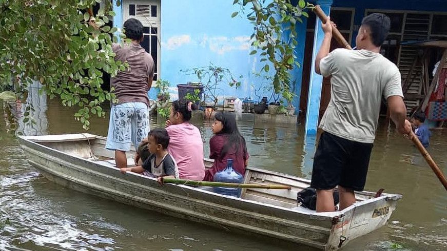 37 RT dan 15 Ruas Jalan di Jakarta Masih Terendam Banjir Sore Ini, Tinggi Air Capai 75 Cm