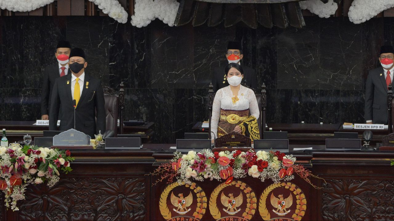 Di Depan Jokowi, Puan Maharani Minta Pemerintah Awasi Kedatangan Warga Asing saat PPKM
