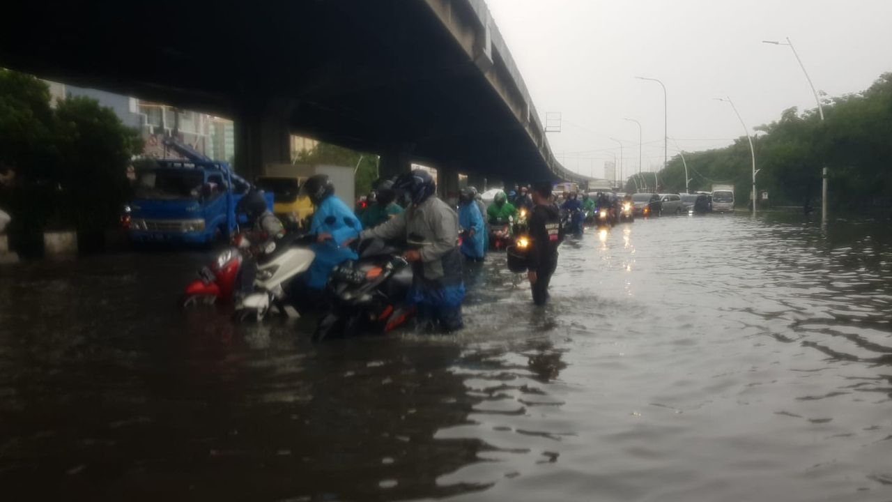 Jakarta Banjir di Mana-mana Hari Ini, dari Tanjung Duren hingga Pulomas