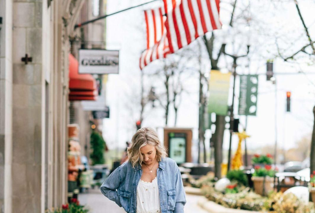 Ilustrasi jaket crop (instagram/themomedit.com)