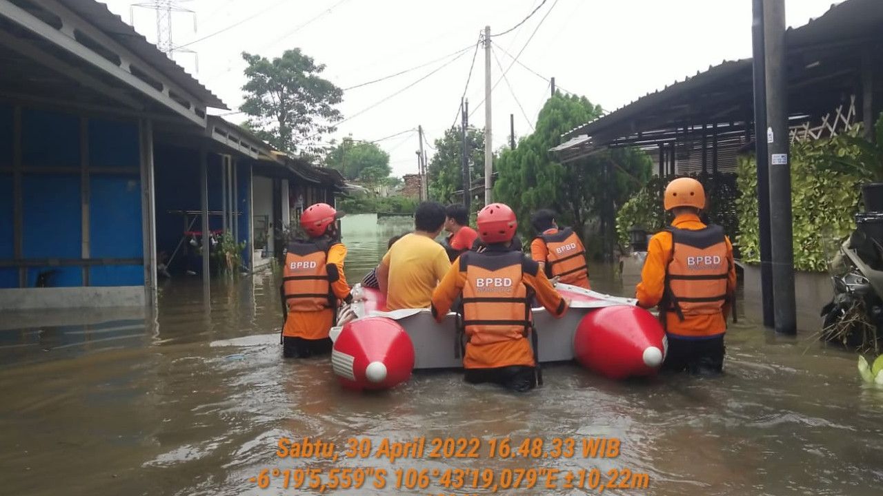 Banjir Tangerang Selatan Mulai Surut, BPBD Distribusikan Bantuan Logistik Bagi Warga Terdampak
