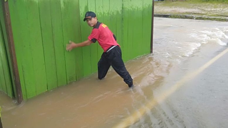 Cuaca Ekstrem di Natuna, 6 Kelompok Nelayan Hilang dan Rumah Warga Rusak