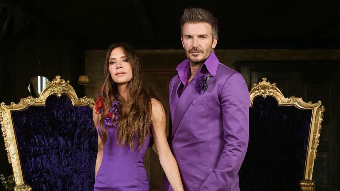 Rayakan 25 Tahun Wedding Anniversary, David dan Victoria Beckham Reka Ulang Foto Ikonik Pernikahan Serba Ungu