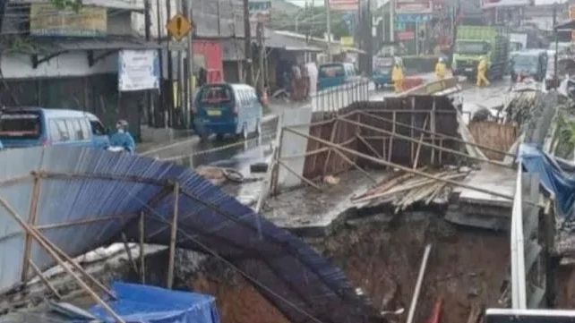 Kendaraan Tonase Besar Dilarang Melintas Selama Perbaikan Jembatan Cikereteg Bogor-Sukabumi