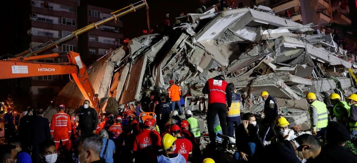 Gempa bumi robohkan bangunan di kota Izmir