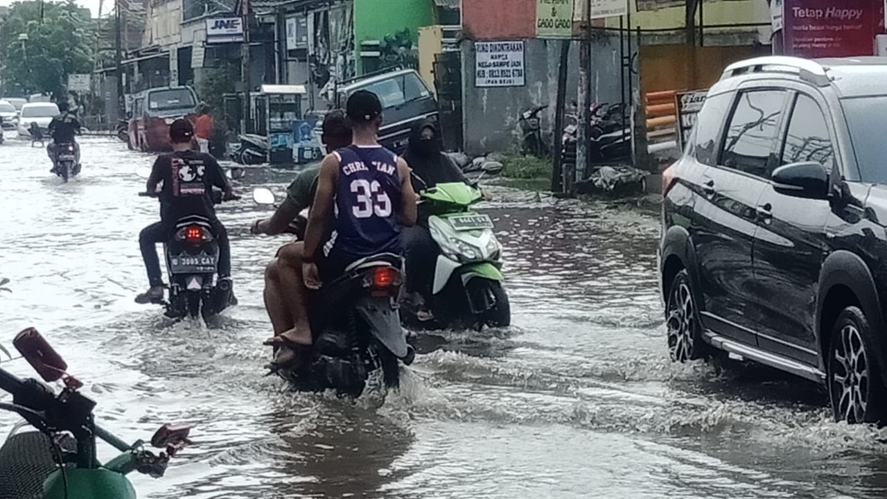 Hujan Sebentar, 8 Tempat di Tangerang Langsung Tergenang
