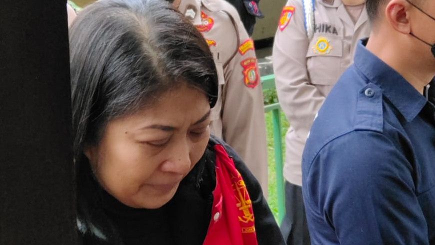 Putri Candrawathi Nangis Lagi Usai Ceritakan Momen Dirinya Melapor ke Sambo Terkait Kasus Pemerkosaan
