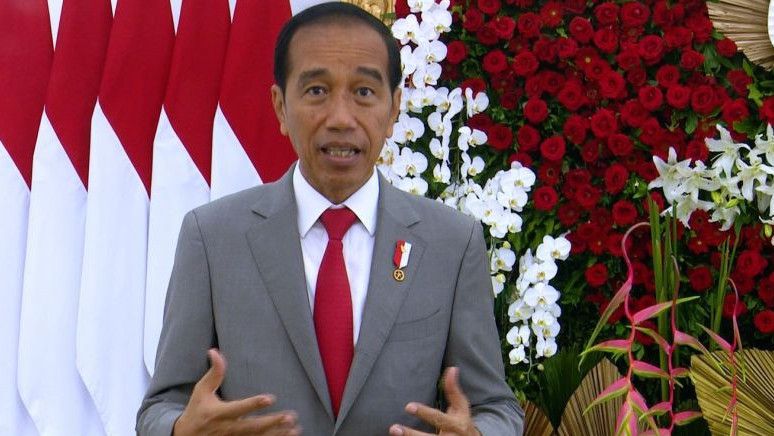 Bawa Kertas Besar, Jokowi Tunjukkan Aturan yang Bolehkan Presiden Ikut Kampanye Pemilu