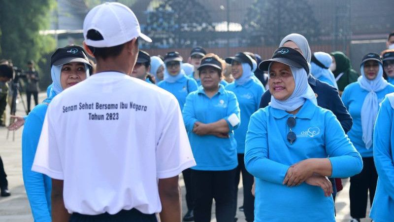 Jawab Pertanyaan Gampang dari Iriana Jokowi, Anak SMP Bernama Akil Dihadiahi HP