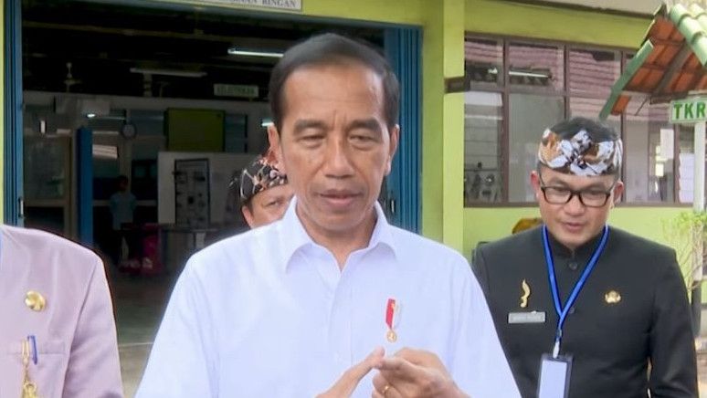 Jokowi Minta Siswa SMK Pelajari Komponen Kendaraan Listrik: Jangan Sampai Masih 