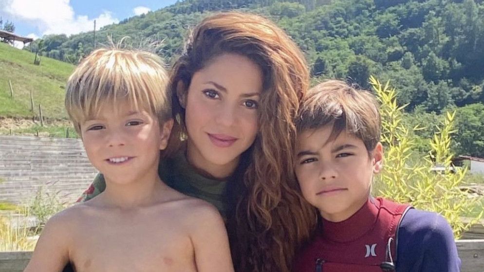 Mencoba Move On Usai Diselingkuhi Gerard Pique, Shakira Boyong Dua Anak Pindah dari Barcelona