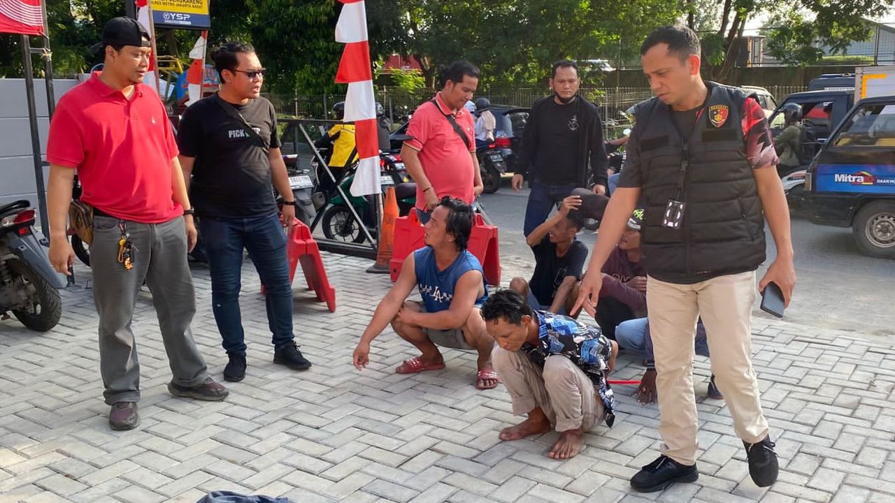 Viral Video Preman di Jakbar Palak Sopir Travel, Modus 'Uang Kopi'