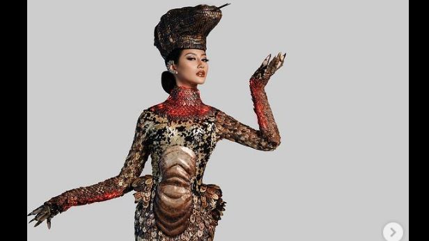 Bikin Takjub! Ini Makna dan Detail Gaun Komodo Ayu Maulida di Ajang Miss Universe 2020