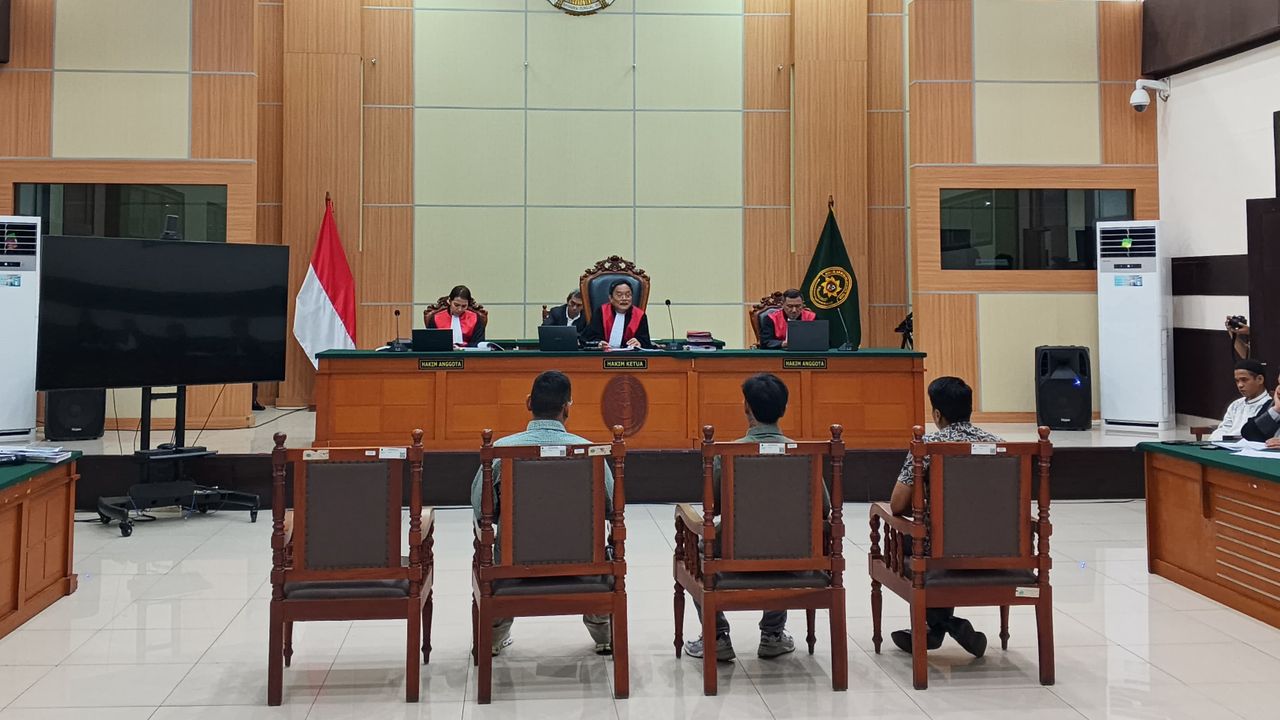 Walau Tangannya Sudah Dicium, Uya Kuya Kukuh Ingin Penjarah Rumahnya Diadili