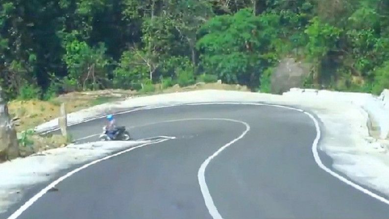 Pemprov Sulsel Permulus Jalan Poros Barru-Soppeng, Pangkas Jarak 30Km, Plt Gubernur: Karena Allah