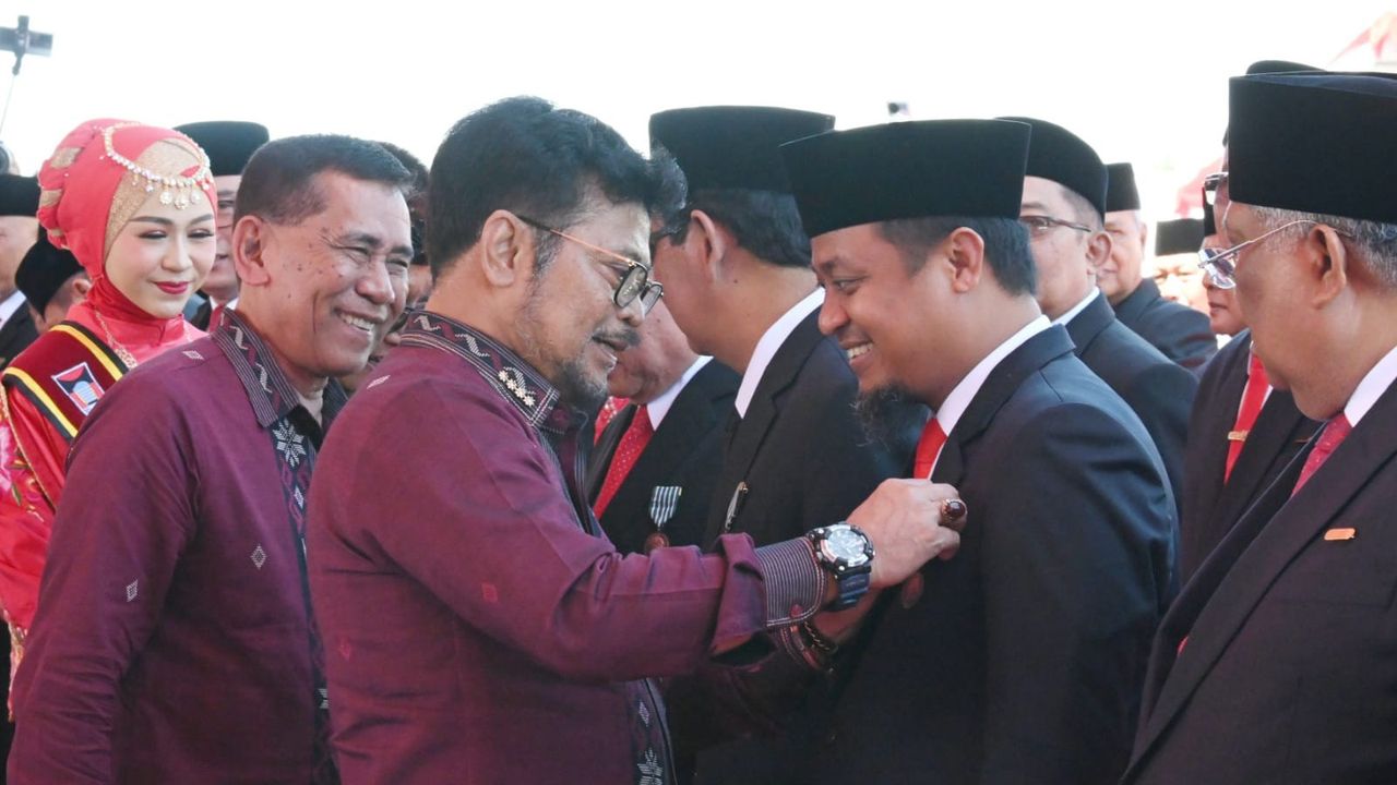 Gubernur Sulsel Sudirman Dapat Penghargaan dari Jokowi karena Program Mandiri Benih