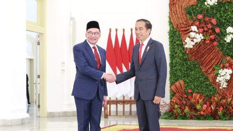 Presiden Jokowi Pamer Keberhasilan Menteri BUMN Erick Thohir di Hadapan PM Malaysia Anwar Ibrahim