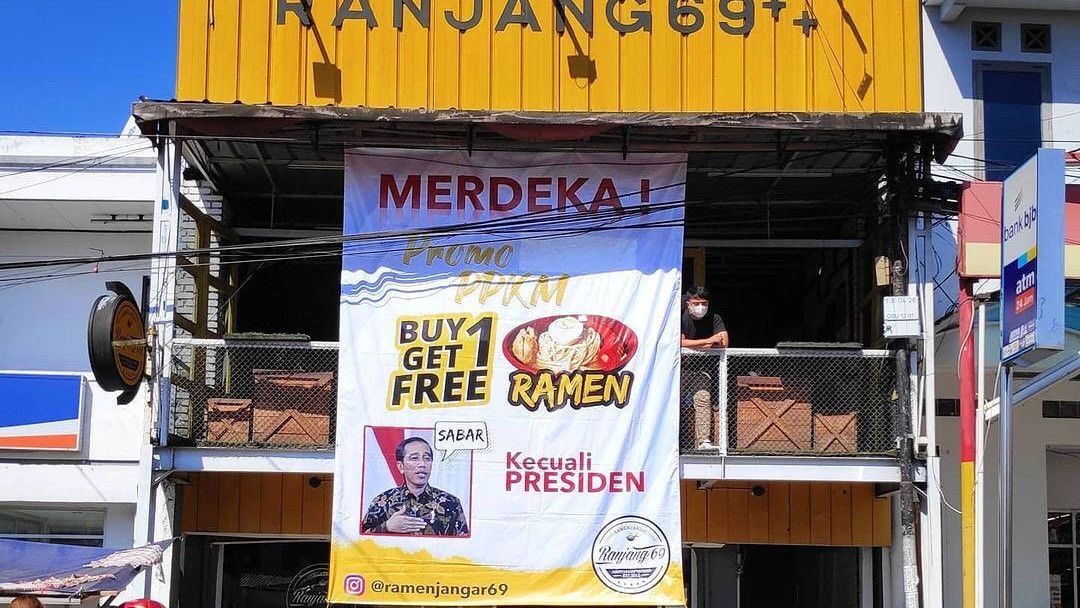 Viral! Baliho Promo Warung Ramen di Garut, Beli 1 Gratis 1 kecuali Presiden Jokowi