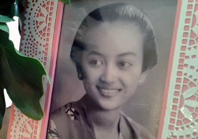 Perempuan yang Mengandaskan Cinta Soekarno dan Beberapa Bangsawan Jawa