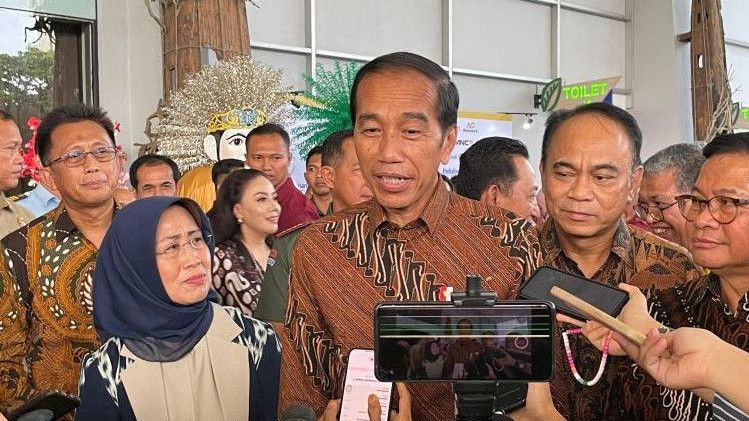Ini Pesan Jokowi ke Hadi Tjahjanto Usai Dilantik Jadi Menko Polhukam