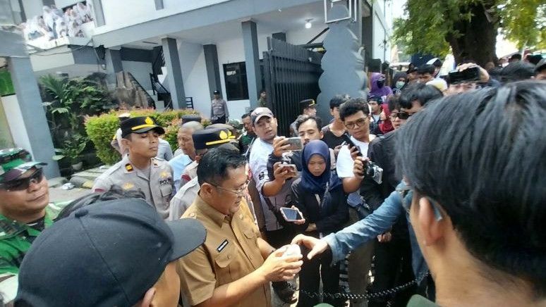Oknum Guru SMA 4 Kota Serang Diduga Lakukan Pelecehan Seksual, Para Siswa Gelar Aksi Unjuk Rasa