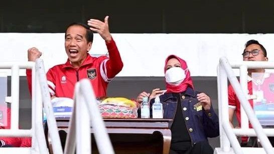 Nonton Langsung Piala AFF, Jokowi Girang Indonesia Menang Lawan Kamboja: Alhamdulillah
