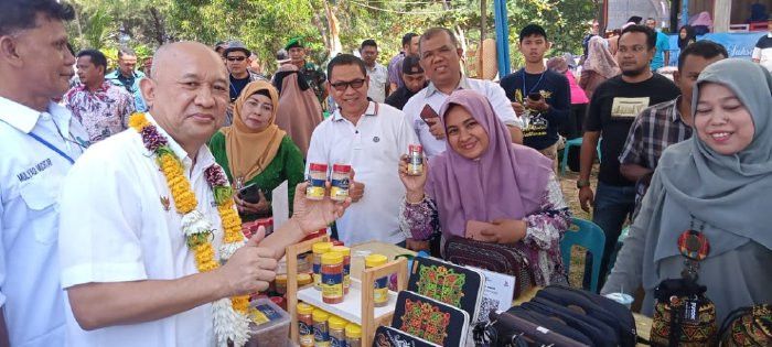 Klarifikasi soal Larangan Warung Madura Buka 24 Jam, Menteri Teten: Tidak ada Kebijakan Seperti itu