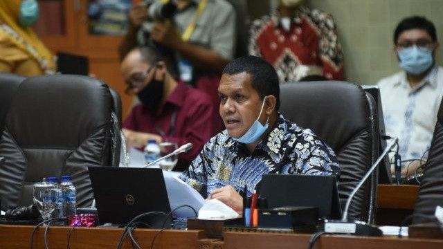 Biaya PCR Rp300 Ribu, DPR: Tak Boleh Beri Toleransi ke Mereka yang Sengaja Tak Jalankan Perintah Jokowi