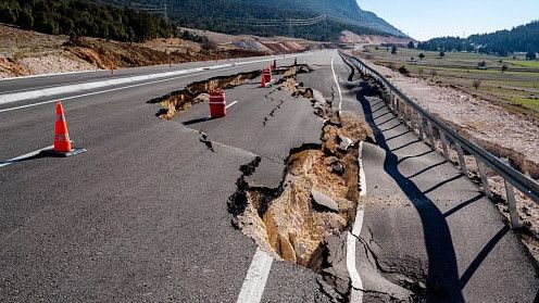 Tindakan yang Tepat Dilakukan saat Terjadi Gempa Berdasarkan Situasi