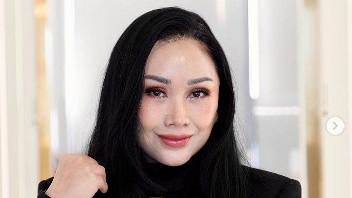 Wajah Berubah Pasca Operasi Anti Penuaan, Netizen Anggap Titi DJ Labih Cantik Dulu