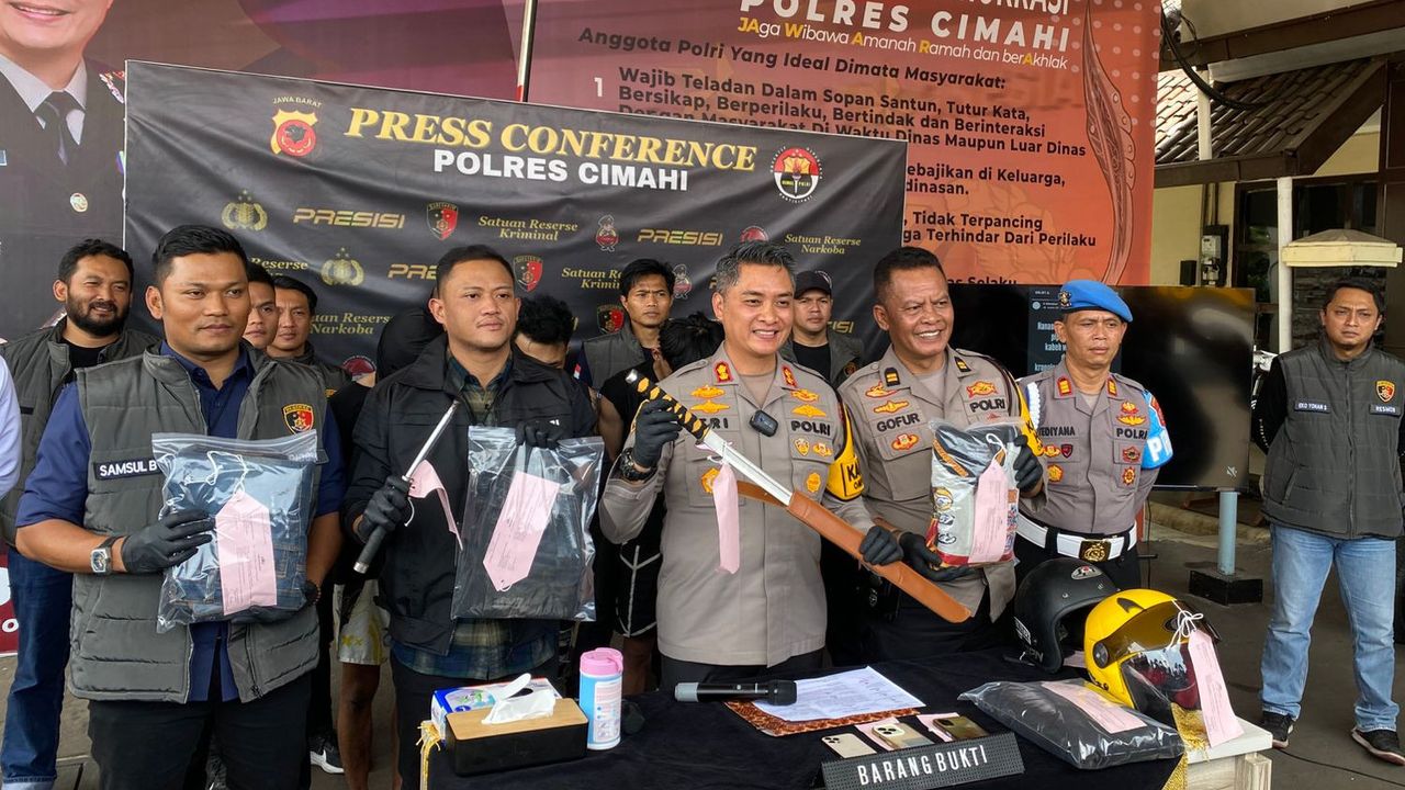 Polisi Ringkus Geng Motor yang Siaran Langsung Bacok Warga Acak di Cimahi