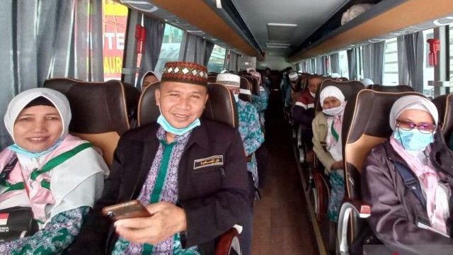 Petugas Gencarkan Sosialisasi Tidak Bawa Zamzam Dalam Koper: Bila Ketahuan, Koper Dibongkar