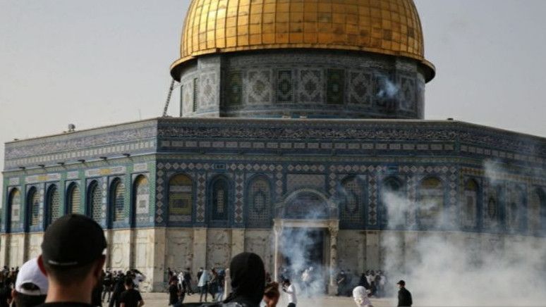 Kejam! Israel Larang Warga Palestina Masuki Masjid Al-Aqsa Untuk Salat ...