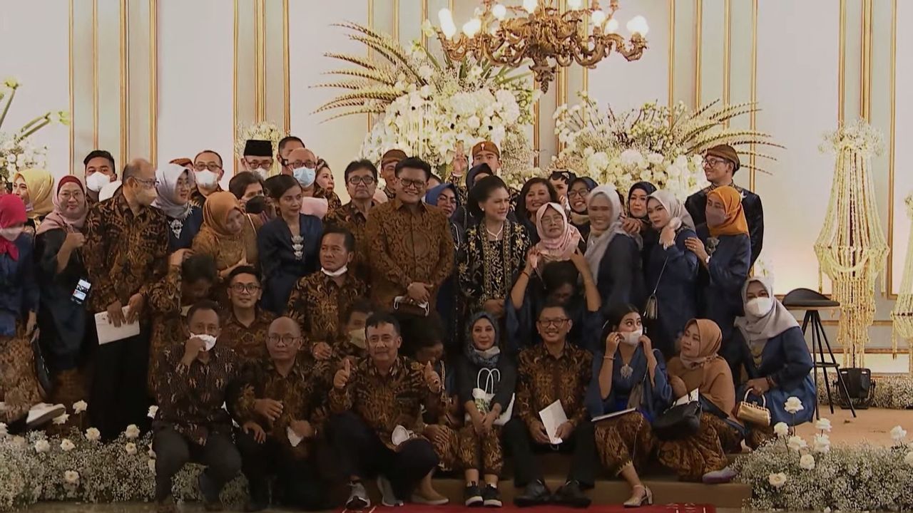 Iriana Jokowi Reunian di Nikahan Anak, Kaesang Pangarep Protes: Pengantinnya Aja Nggak Diajak Foto