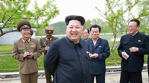 Tak Pernah Terlihat, Kim Jong-un Dirumorkan Koma