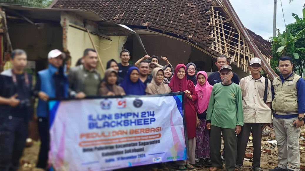 Gandeng PT GEB, ILUNI SMPN 214 Bantu Korban Banjir Bandang Sukabumi