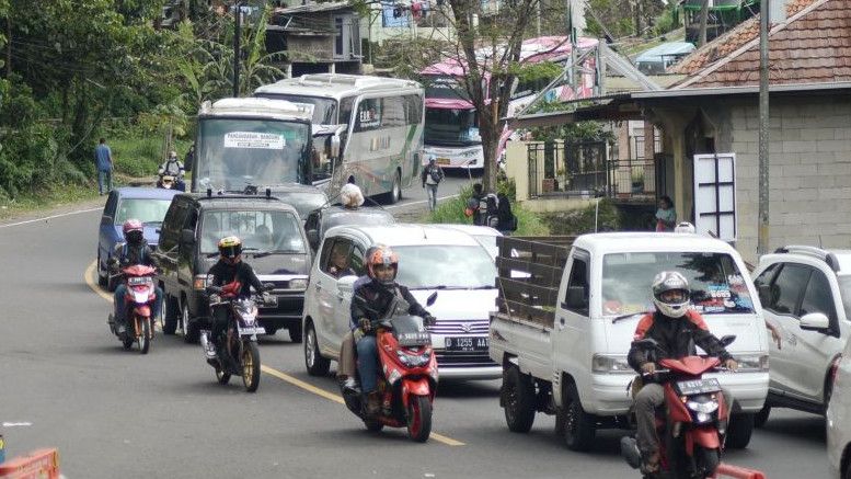 Sempat Macet Parah, Polisi Sebut Nagreg H-3 Ramai Lancar Setelah Pengalihan Arus