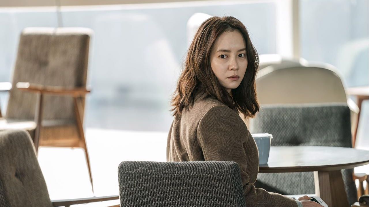 Tayang di Klik Film, Song Ji Hyo Bikin Ketakutan Lewat Film “Intruder”