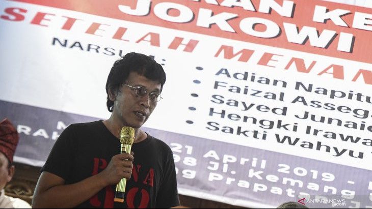 Adian Ingatkan Jokowi soal Keluarganya yang Berpolitik Dibantu PDIP