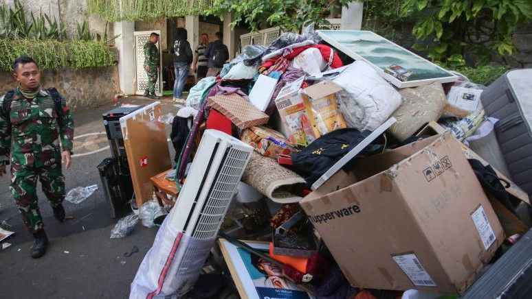 Polisi Tangkap Beberapa Pelaku Penjarahan Rumah Menkeu Sri Mulyani di Bintaro Tangsel
