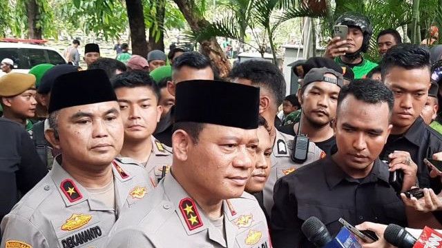 Kelakuan Beringas Anggotanya Saat Demo Disorot, Kapolda Metro: Maaf Ya