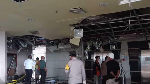Lantai Satu Rumah Sakit Semen Padang Rusak Parah karena Ledakan