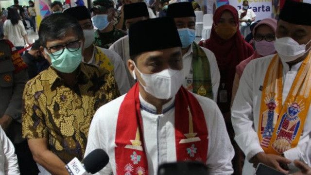 Jokowi Panggil Anies ke Istana, Minta DKI Tekan Kenaikan Kasus COVID-19