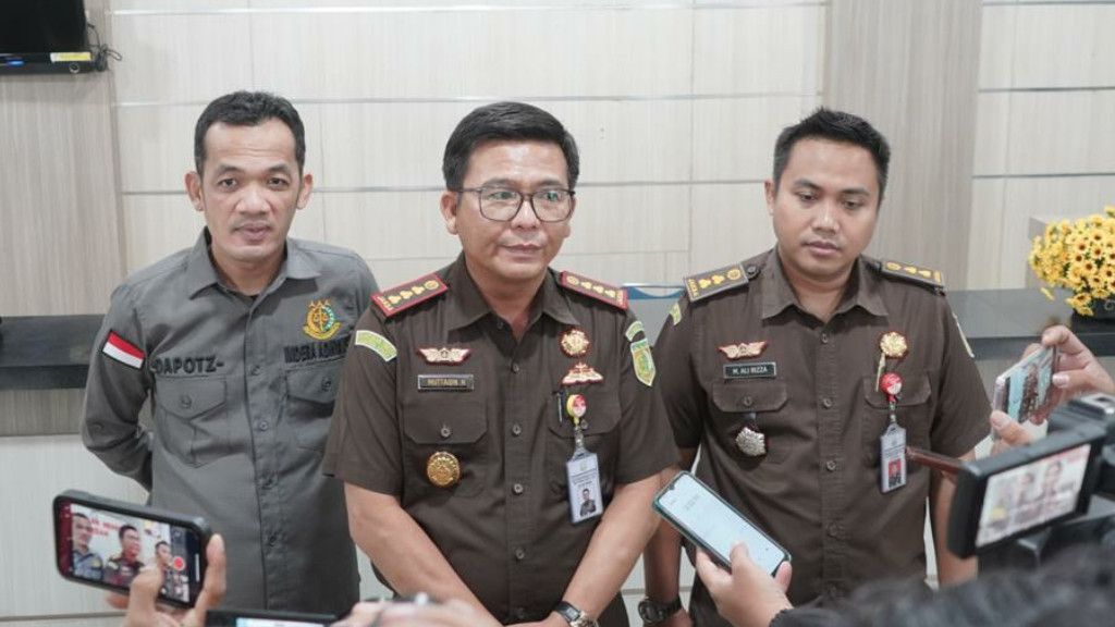 Diduga Korupsi Rp8 Miliar, Eks Bendahara RSUP Haji Adam Malik Medan Ditahan