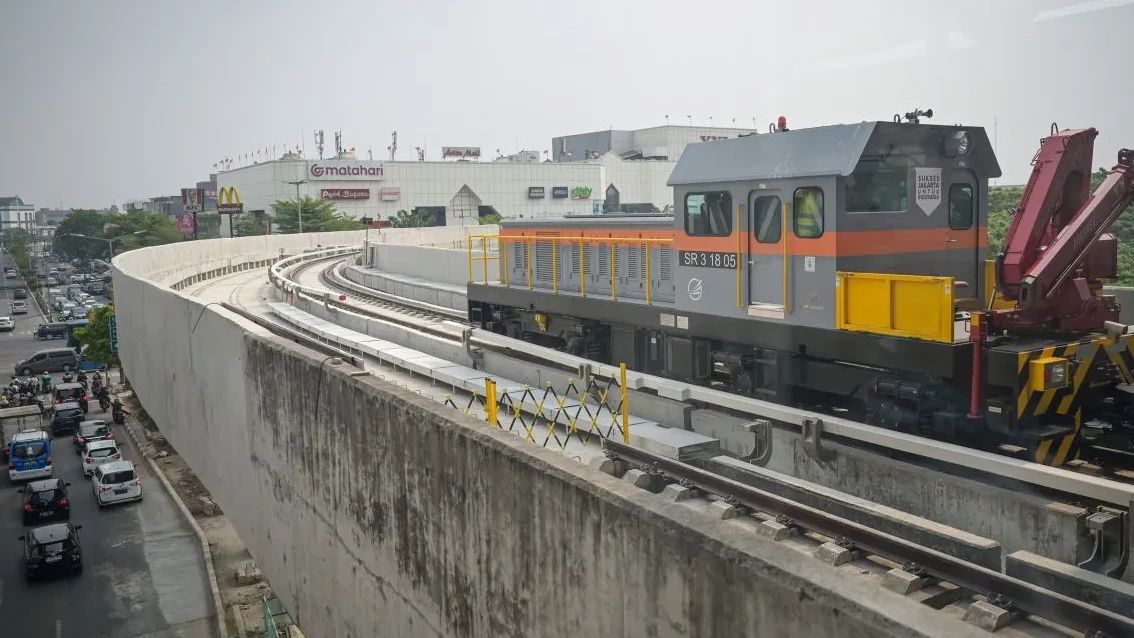 Proyek LRT Jakarta Fase 1B Dapat Rekor MURI sebagai Uji Coba Kereta Layang Tercepat